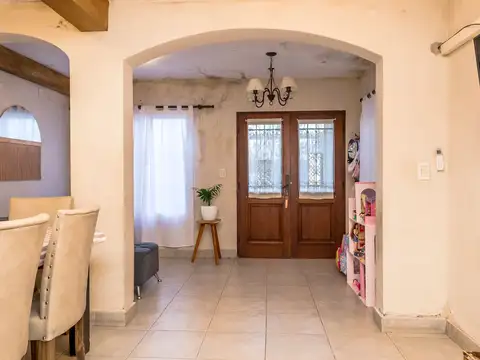 CASA EN VENTA BARRIO MIRASOLES ZONA NORTE 3 DORM
