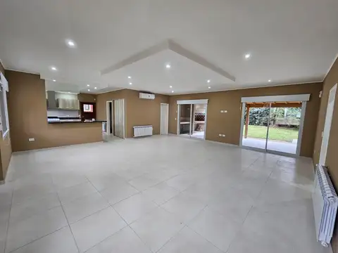 Casa a estrenar en barrio residencial Alamos