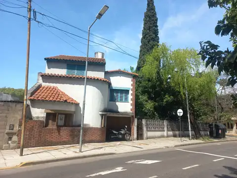 Chalet 4 Amb. con Garage y Parque a Reciclar