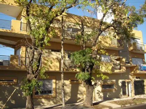 VENTA DEPARTAMENTO 2 AMB CON COCHERA BURZACO