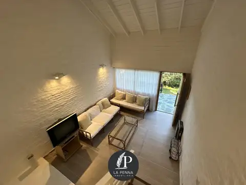 Casa en Alquiler Temporal con 1 cochera