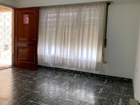 Casa en Alquiler en Marcos Paz, $ 1.300.000