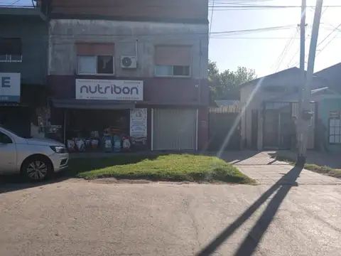 Casa con Local y Terreno amplio en Venta - Boulogne
