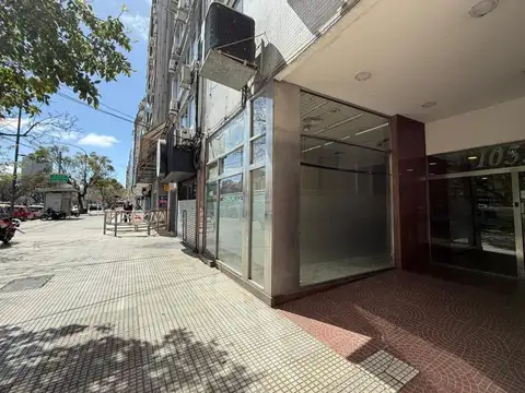 IMPORTANTE LOCAL EN RETIRO CON SUBSUELO Y OFICINAS