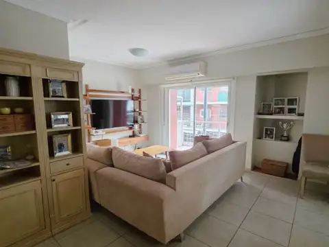 Juncal 3000, Piso 1