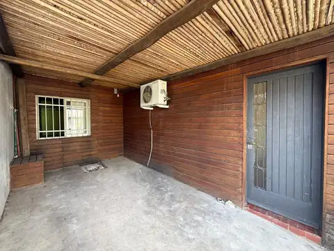 Depto Tipo Casa en Alquiler de 3 ambientes