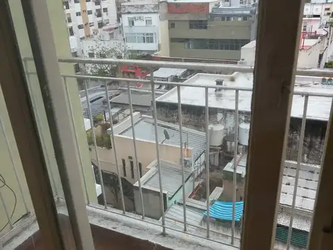Depto. 2 Amb contrafrente  muy comodo