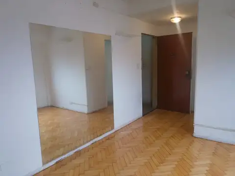 Mario Bravo 200, Piso 7