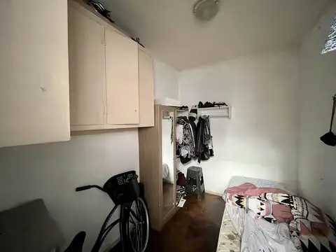 COMODISIMO SEMIPISO APTO PROFESIONAL UBICADO A UNA CUADRA Y MEDIA DE AV. CORDOBA.