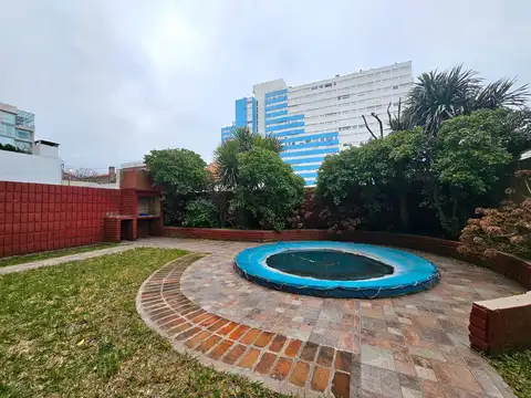 Venta Departamento 3 Amb con Jardín, Parrilla y Pileta Propia – Zona Playa Chica – Mar del Plata