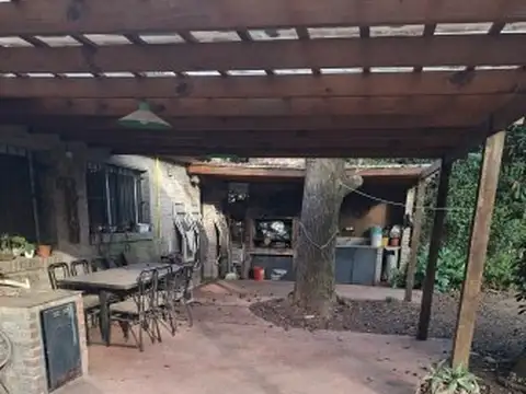 Casa en Venta con 4 cocheras