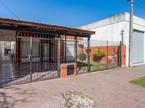 Casa en Venta con 1 cochera