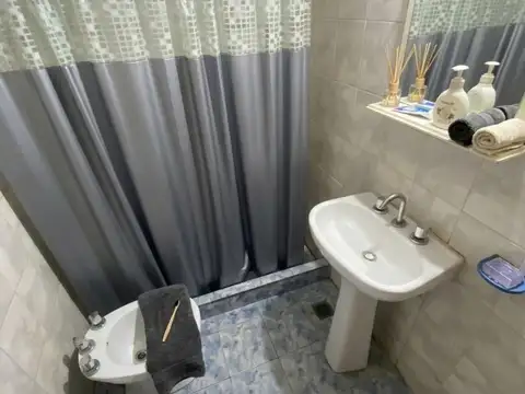 Av. Arijón 3970: Lote de 250 m² con construcción sólida