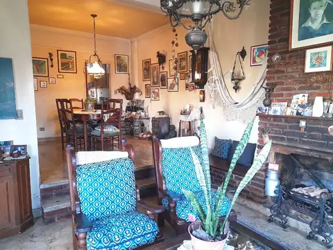 Casa 5 ambientes con 4 baños