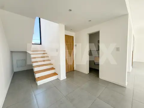Casa 6 ambientes con 1 baño