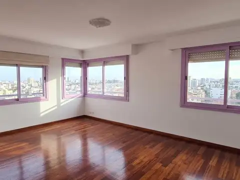 Departamento 8 ambientes con 7 baños