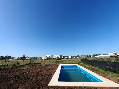 Casa en venta con pileta Pilar del Este Santa Elisa