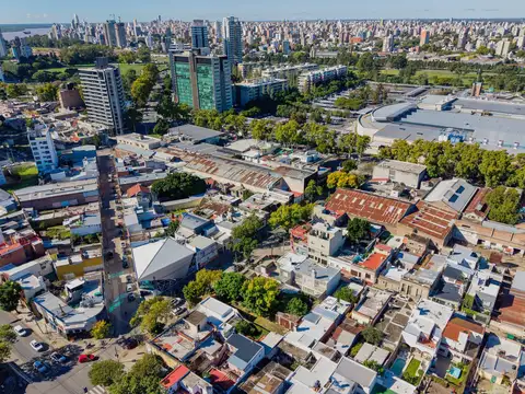 Terreno en venta barrio refinería 8 metros frente 14metros fondo oportunidad constructora PB 3 pisos