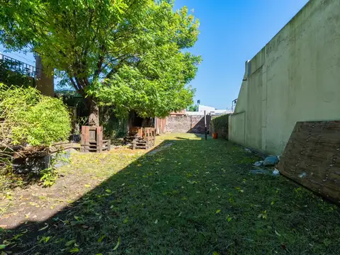Terreno en venta barrio refinería 8 metros frente 14metros fondo oportunidad constructora PB 3 pisos