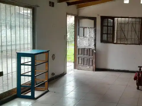 Casa 2 ambientes con 1 baño