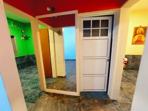Casa en Alquiler con 2 cocheras