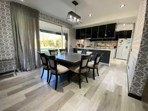 Casa 5 ambientes con 2 baños