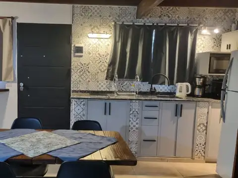 Casa en Alquiler con 2 cocheras