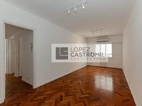 IMPECABLE! Muy luminoso! Doble circulación! Dependencia! Servicios centrales! APTO CRÉDITO! ÚNICO! OPORT!