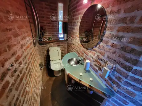 Casa 5 ambientes con 6 baños