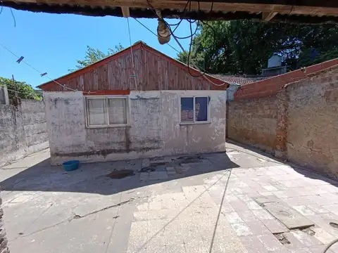 Casa 3 ambientes con 1 baño