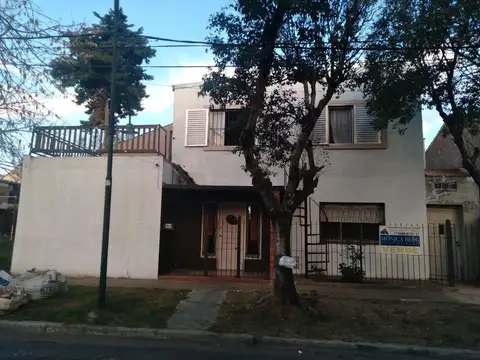 INTERESANTE PROPIEDAD EN BARRIO MALVINAS