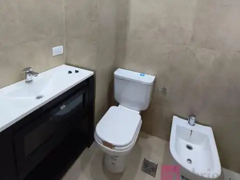 Departamento de 2 Ambientes en Alquiler excelente ubicacion de Quilmes Oeste.. 