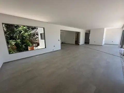 Casa 4 ambientes con 3 baños