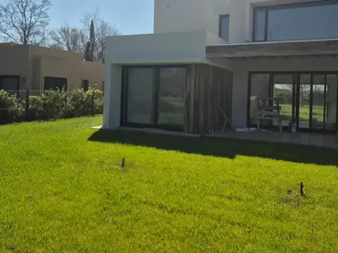 Casa en Venta en Centauros Polo Club, USD 550.000