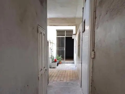 PH en planta baja con gran galpon interno