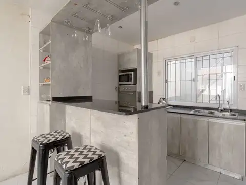 Depto Tipo Casa 4 ambientes con 2 baños