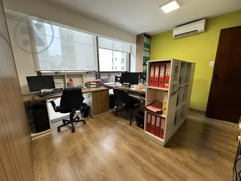 Oficina 7 ambientes con 2 baños