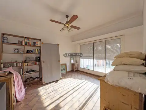 Casa en Venta con 3 cocheras