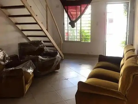 Depto Tipo Casa 3 ambientes con 1 baño