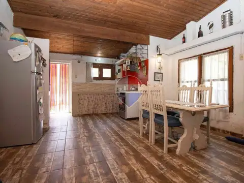 Casa en Venta con 2 cocheras