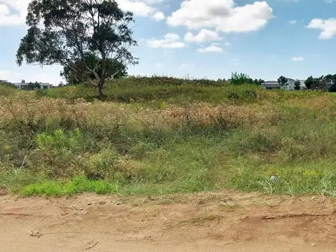 Lote en Costa Esmeralda - Sector Ecuestre entre las dos canchas de polo
