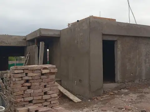 Casa 3 ambientes con 1 baño
