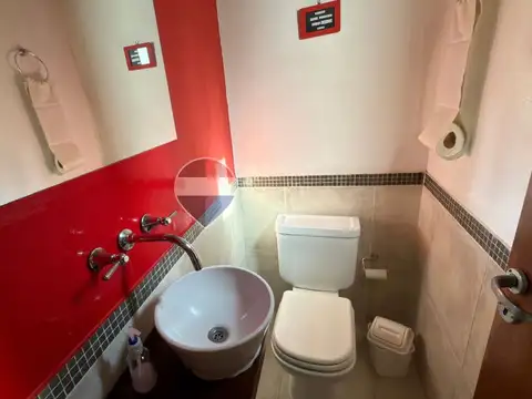 Casa en Venta con 3 cocheras