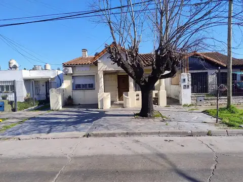 2 viviendas tipo 4 amb cada una, pileta