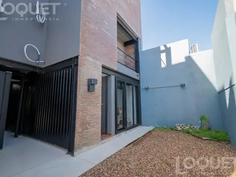 Departamento monoambiente con patio en Planta Baja