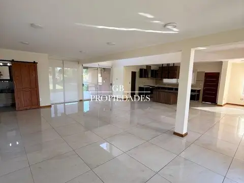 Casa en Alquiler en Ayres Plaza, USD 2.500