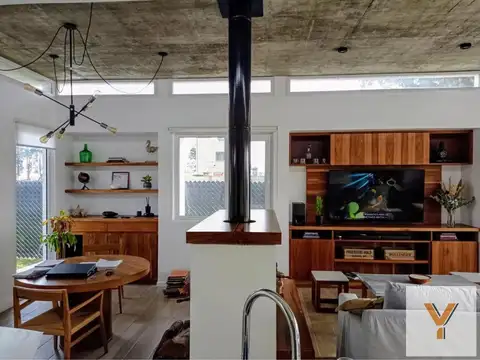 Casa 3 ambientes con 2 baños