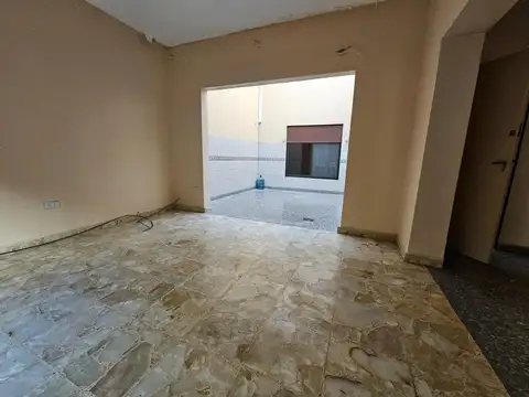 Casa en Alquiler con 1 cochera