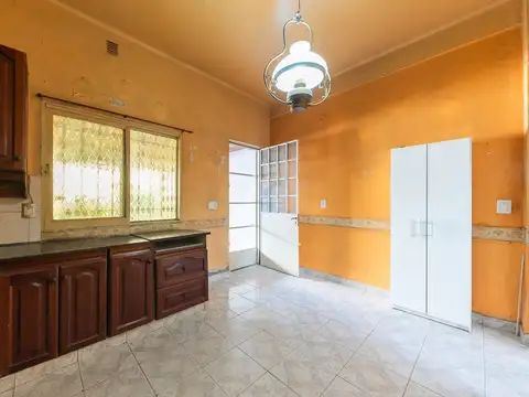 Casa 3 ambientes con 2 baños