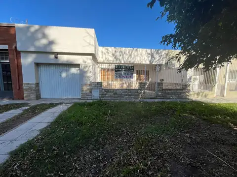 Casa 3 ambientes. - VENTA
